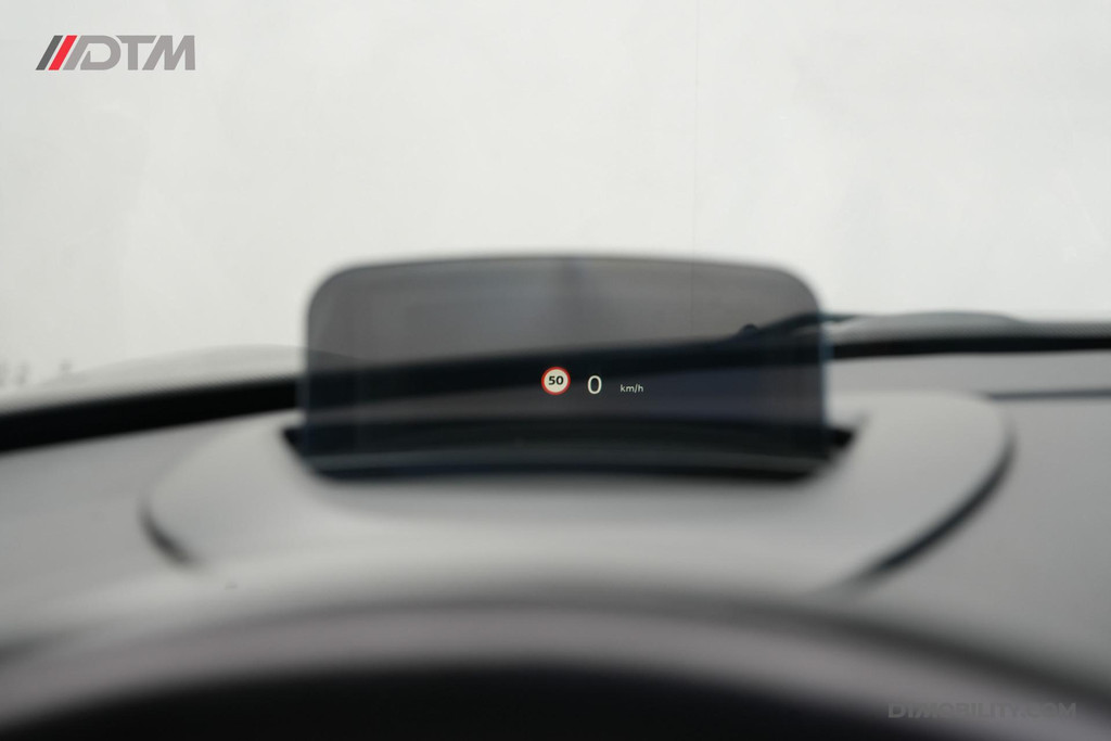 53086600-16.jpg